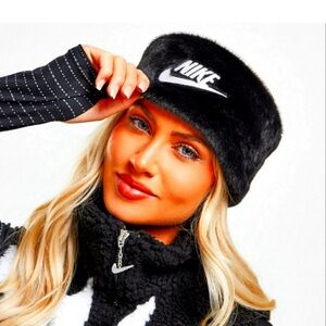 Nike women’s black wide Headband